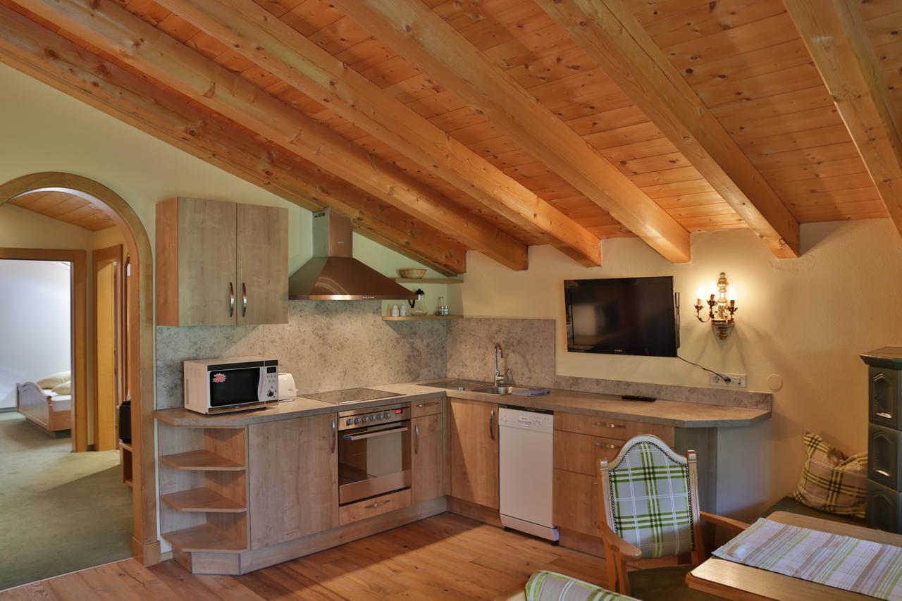 Appartement Fruehstueckspension Landhaus Karwendel 페르티사우 외부 사진