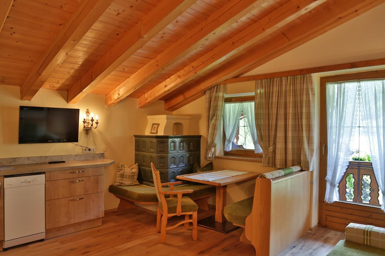 Appartement Fruehstueckspension Landhaus Karwendel 페르티사우 외부 사진